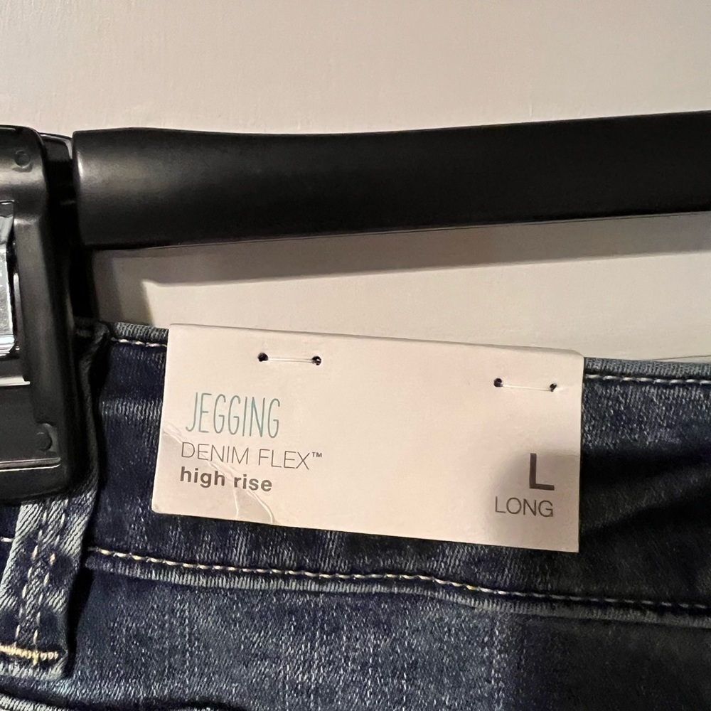 Maurice’s distressed jeggings jeans L Large long NWT - Picture 7 of 10